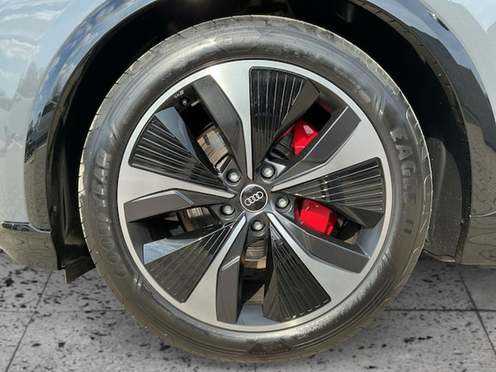Audi Q6 e-tron