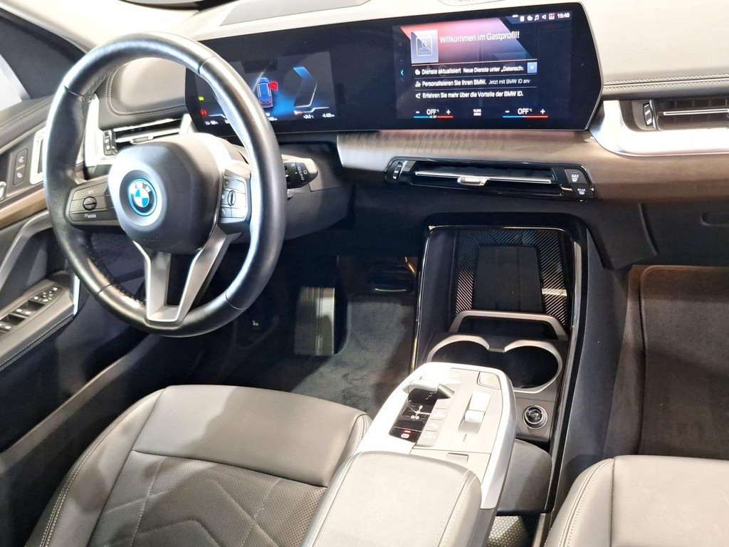 BMW iX1