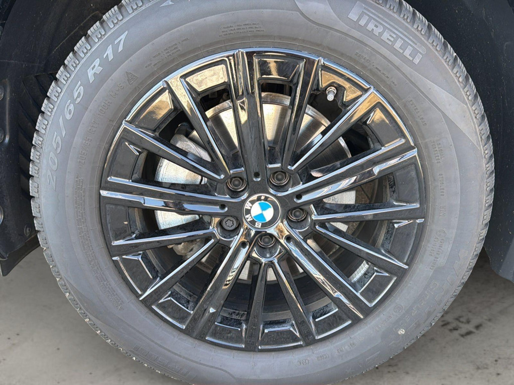 BMW iX1
