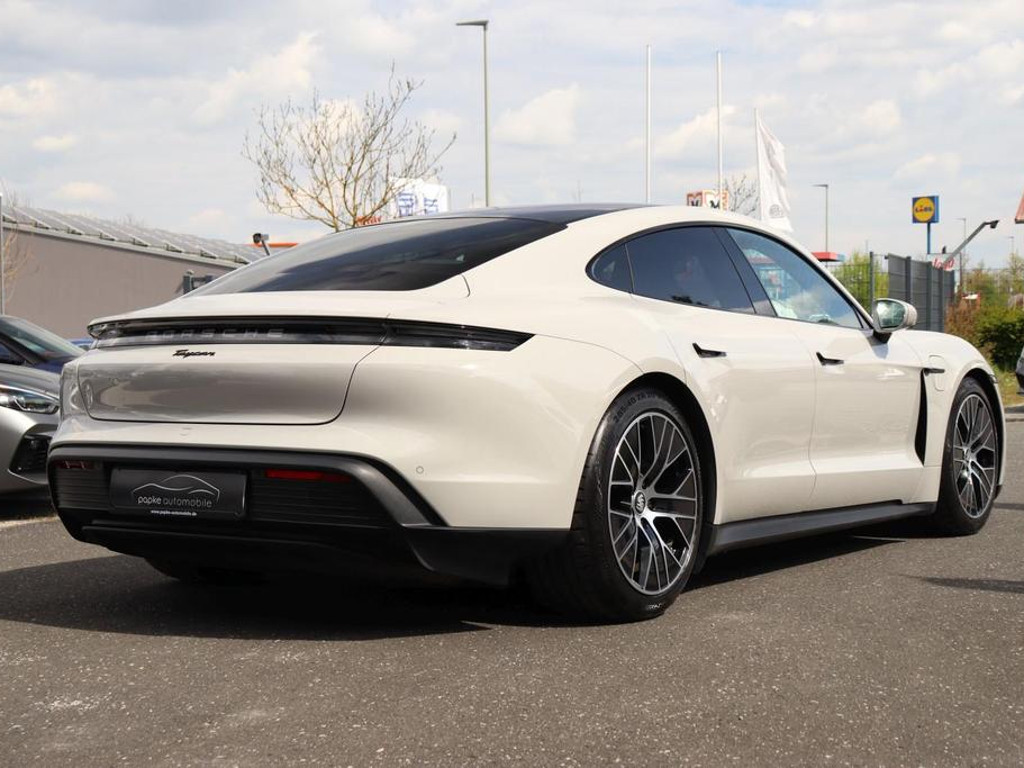 Porsche Taycan