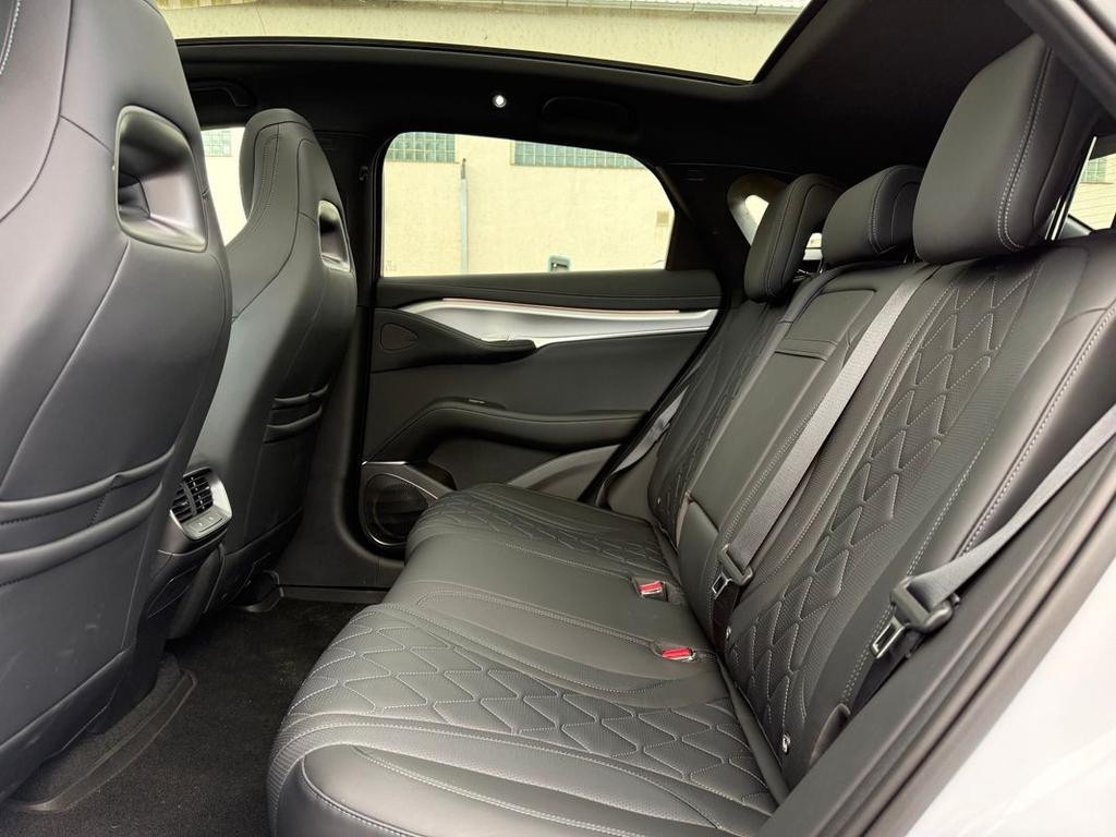 BYD Sealion 7