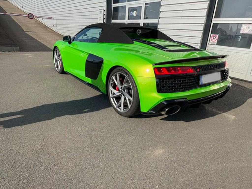 Audi R8
