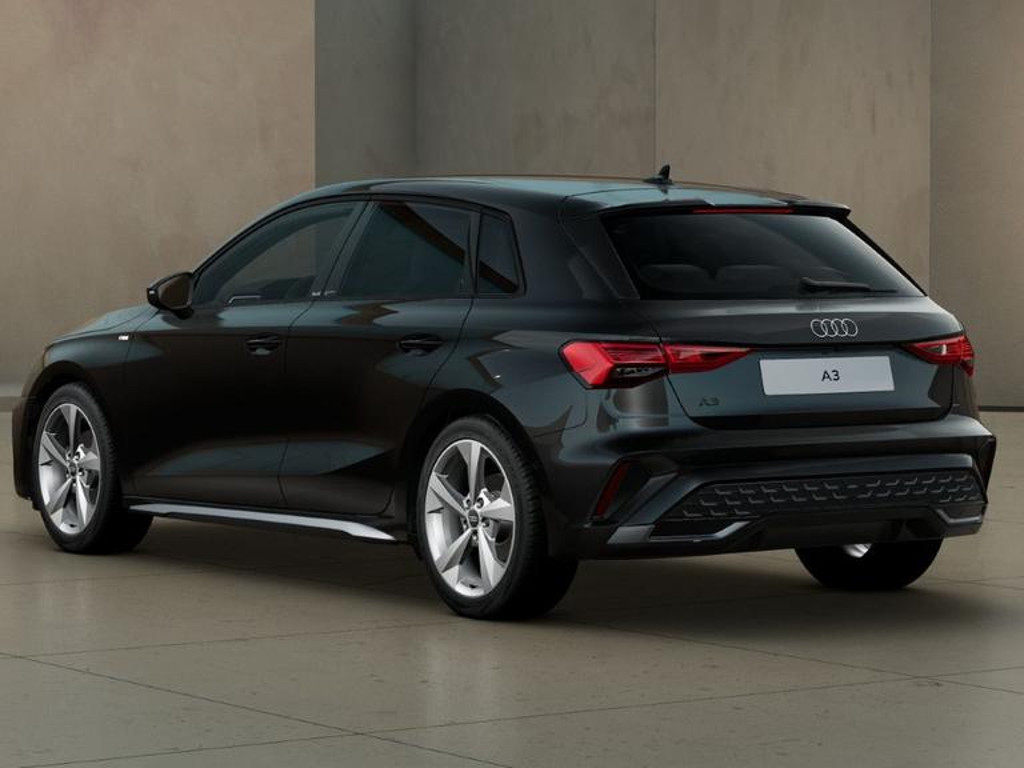 Audi A3 Sportback Sedan S-Line 35 TFSI