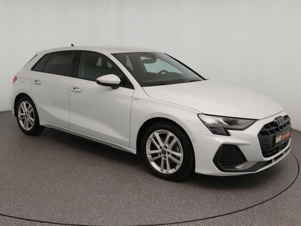 Audi A3 Sportback Sedan S-Line 35 TFSI