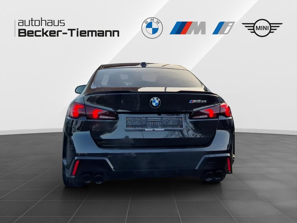 BMW M235