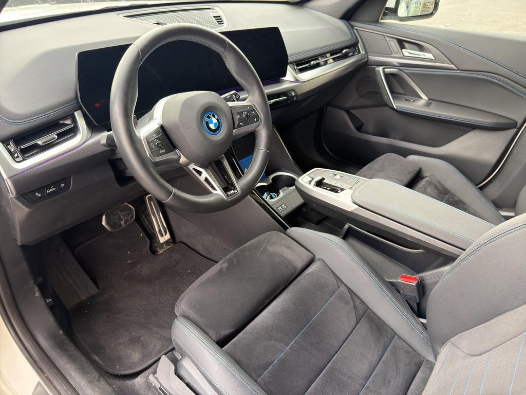 BMW iX1