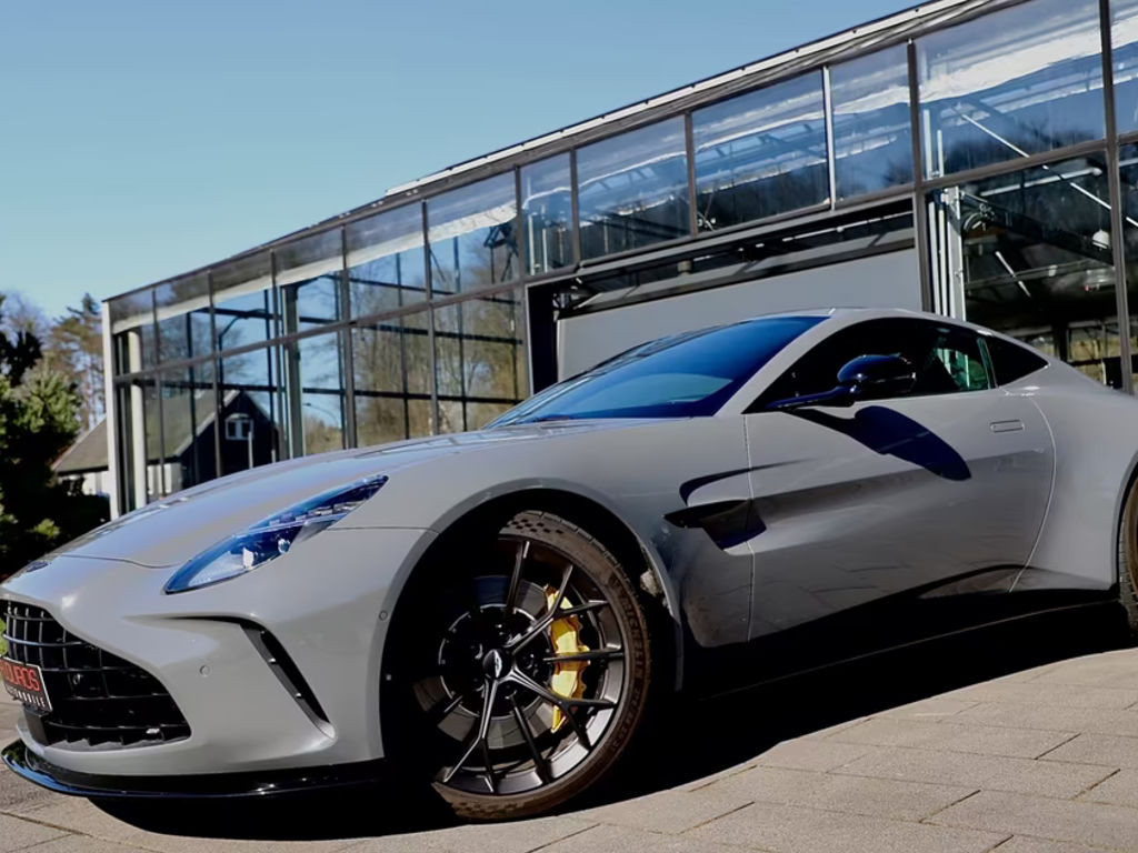 Aston Martin V8 Vantage V8