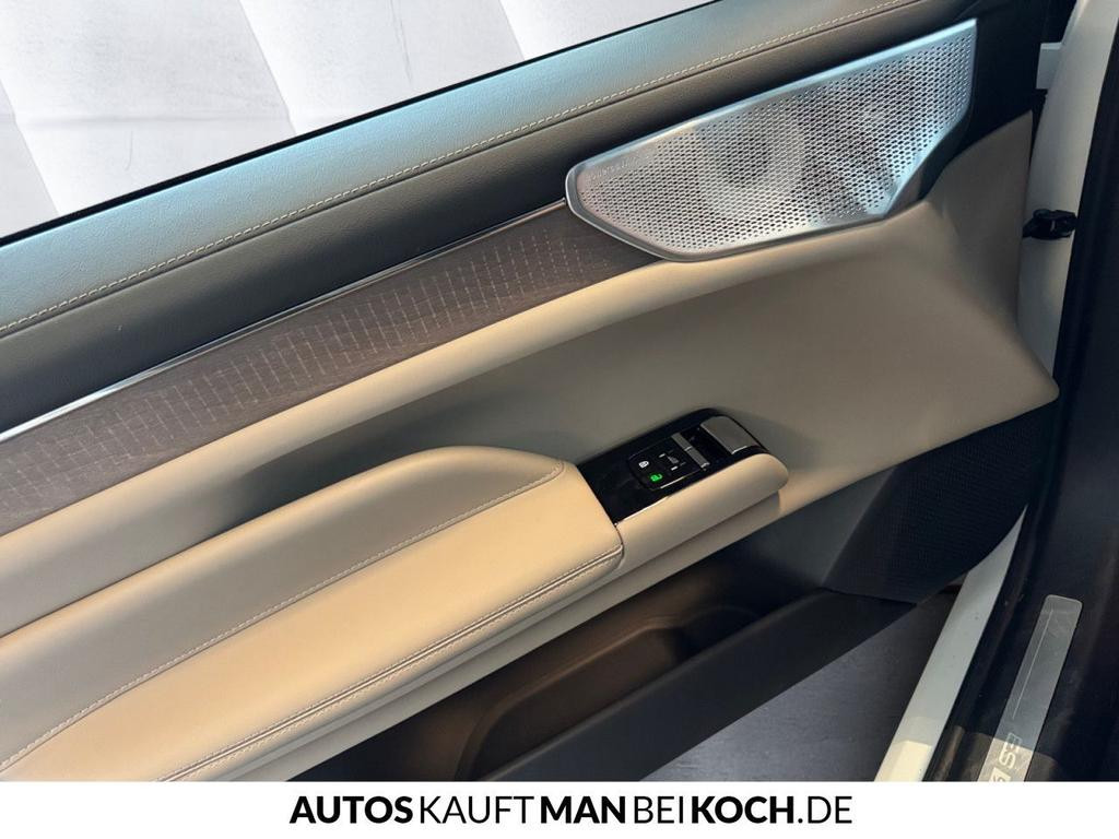 Volvo ES90