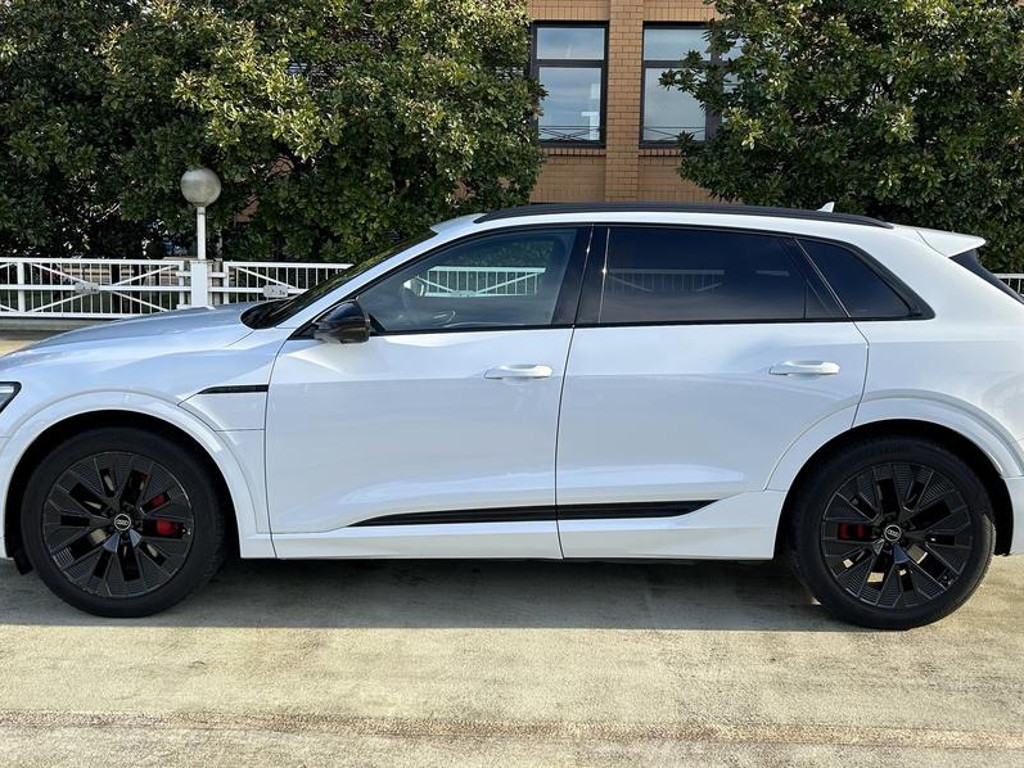 Audi Q8 e-tron