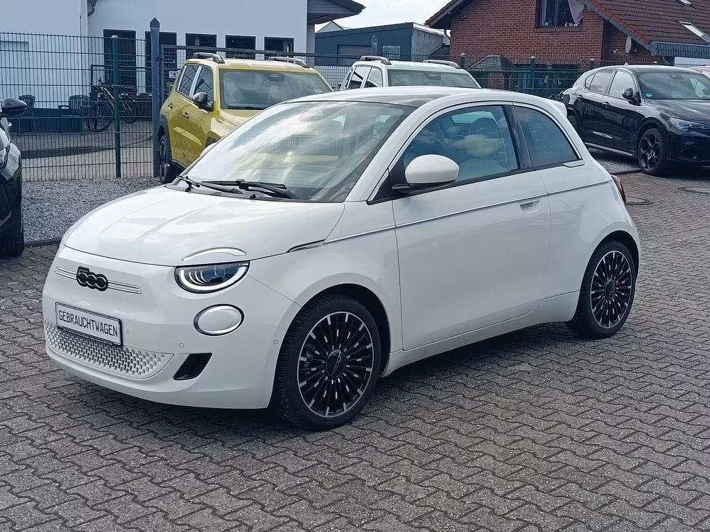 Fiat 500e La Prima