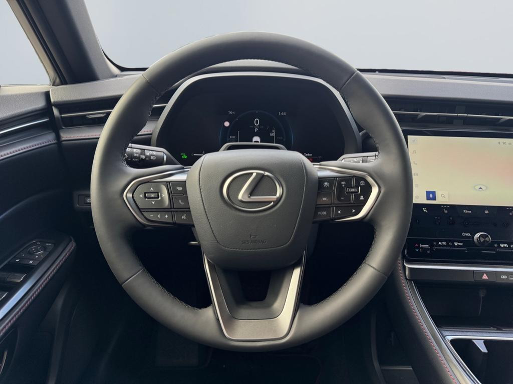 Lexus LBX