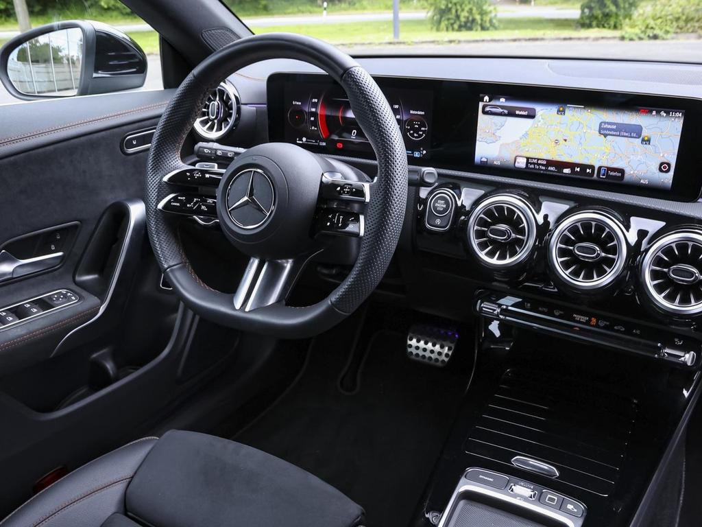 Mercedes-Benz CLA-Klasse CLA 200 AMG Line Shooting Brake