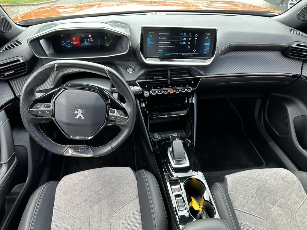 Peugeot e-2008