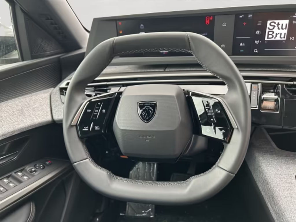 Peugeot E-5008