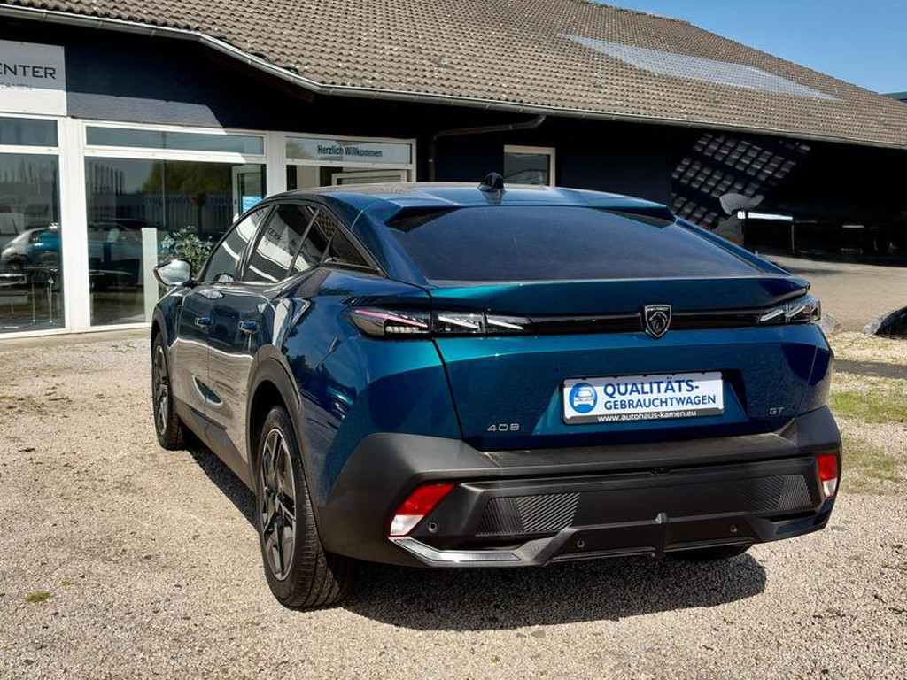 Peugeot 408