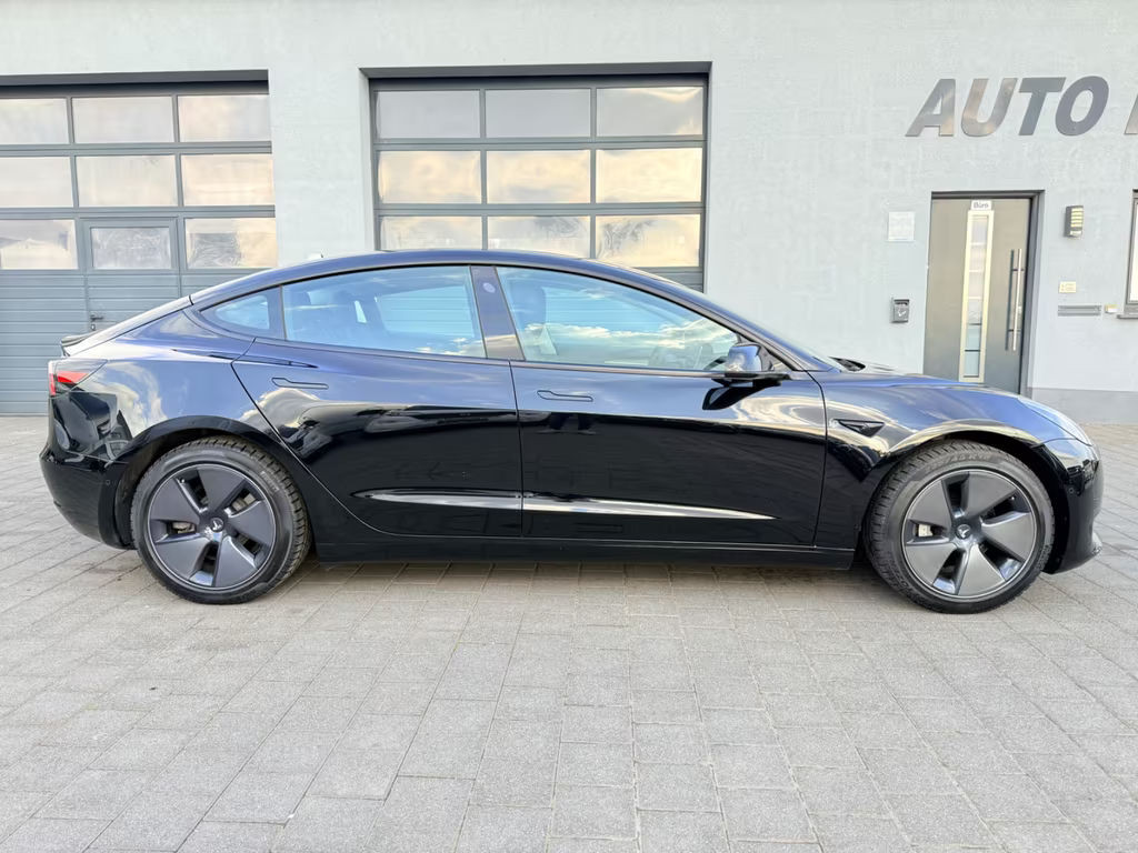 Tesla Model 3 Standard Range