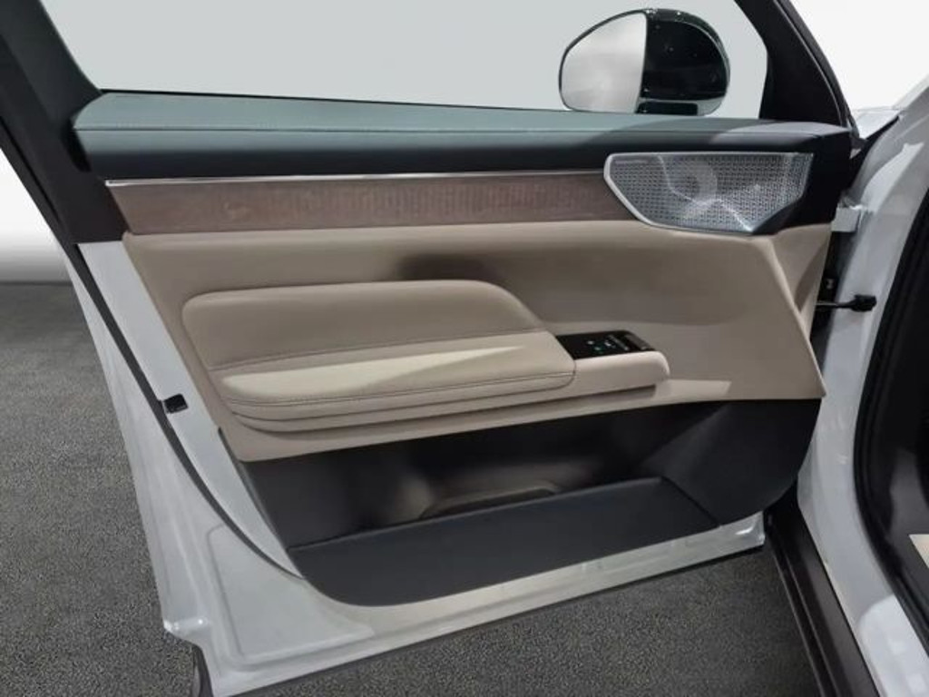 Volvo ES90