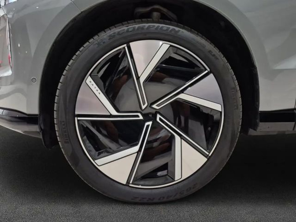 Volvo EX90