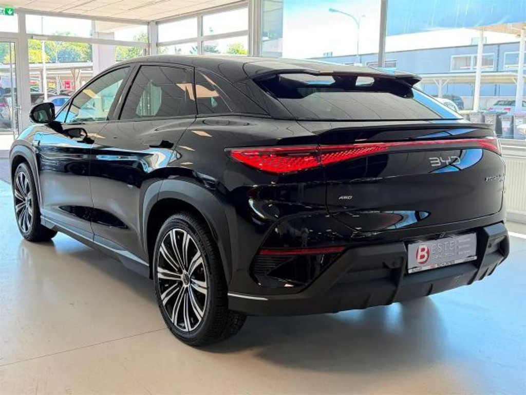 BYD Sealion 7