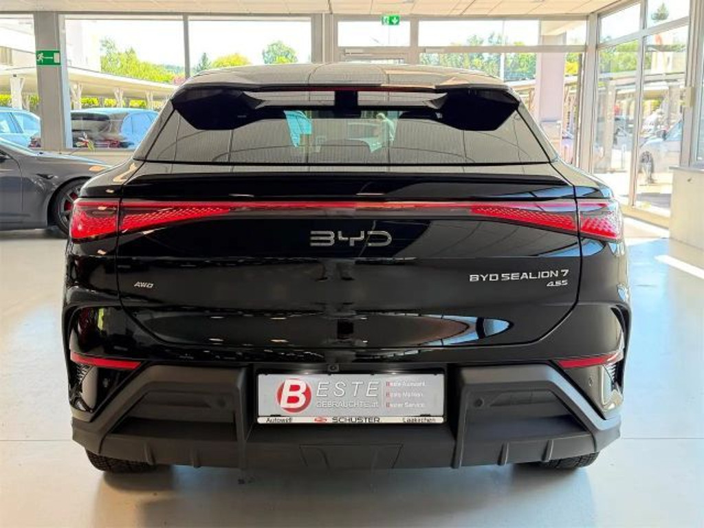 BYD Sealion 7