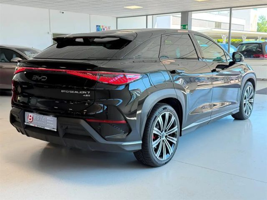 BYD Sealion 7