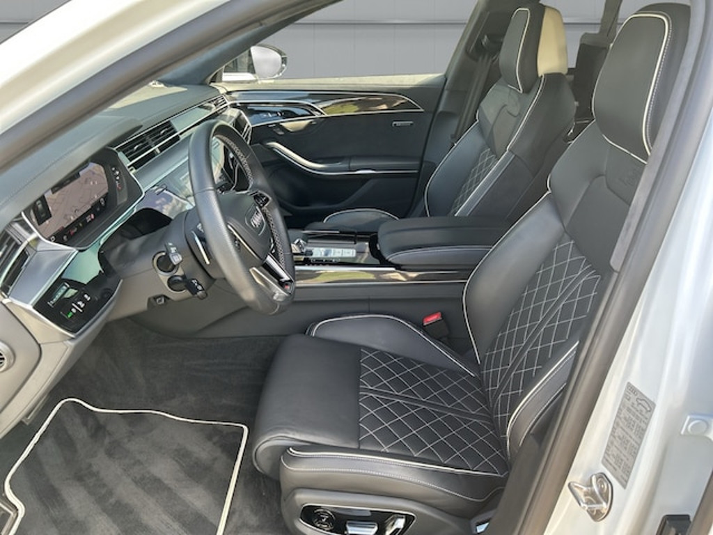 Audi S8