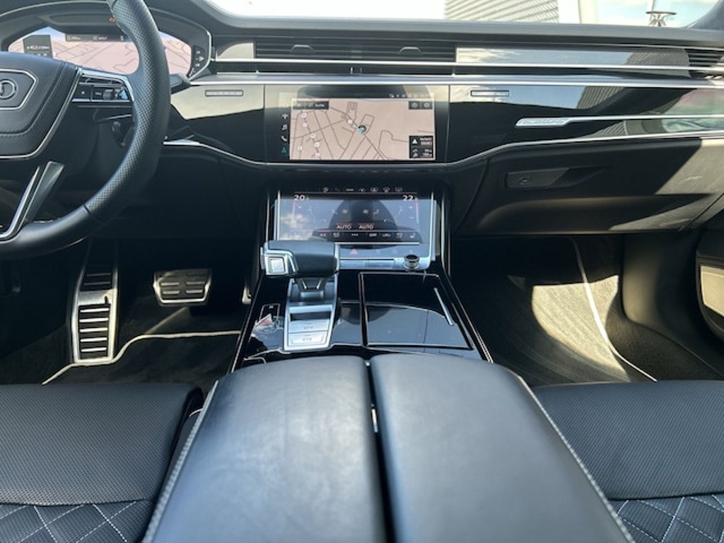 Audi S8