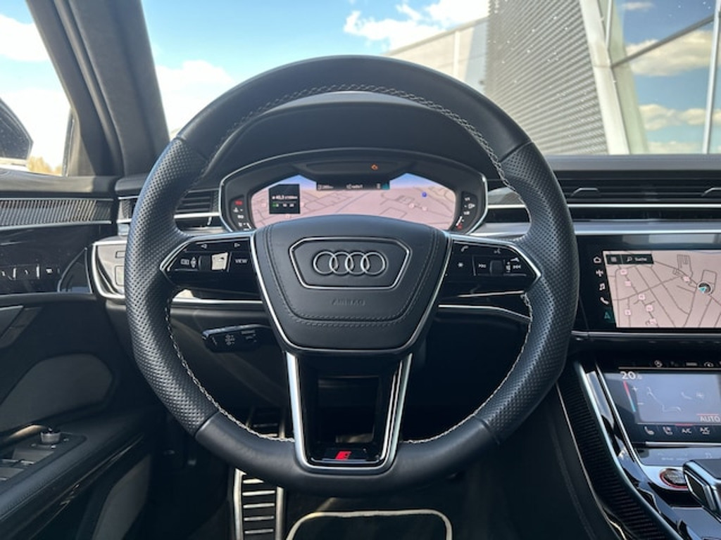 Audi S8