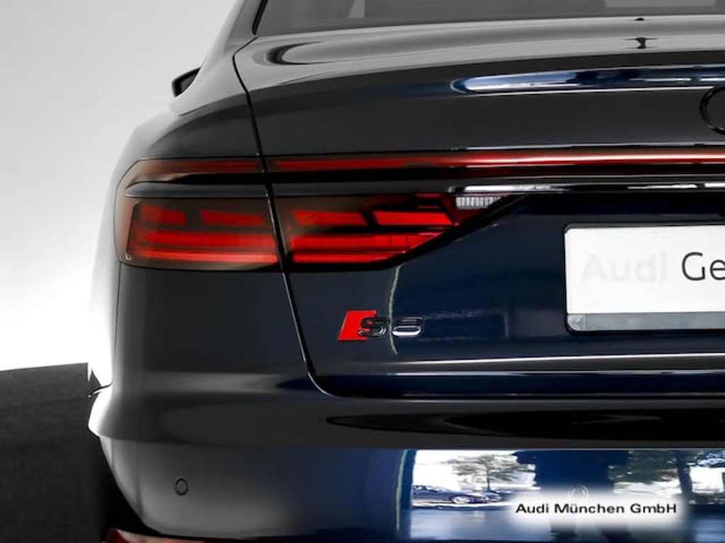 Audi S8