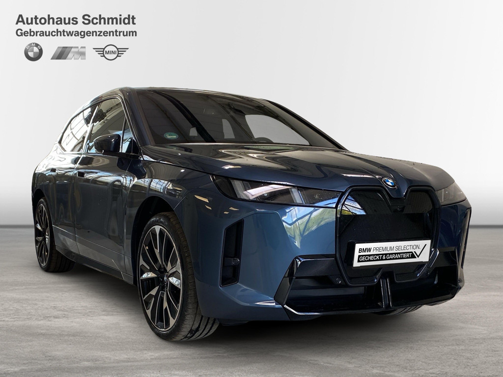BMW iX
