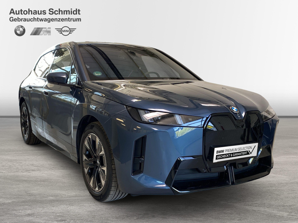 BMW iX