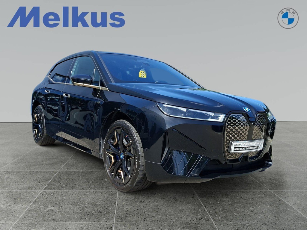 BMW iX