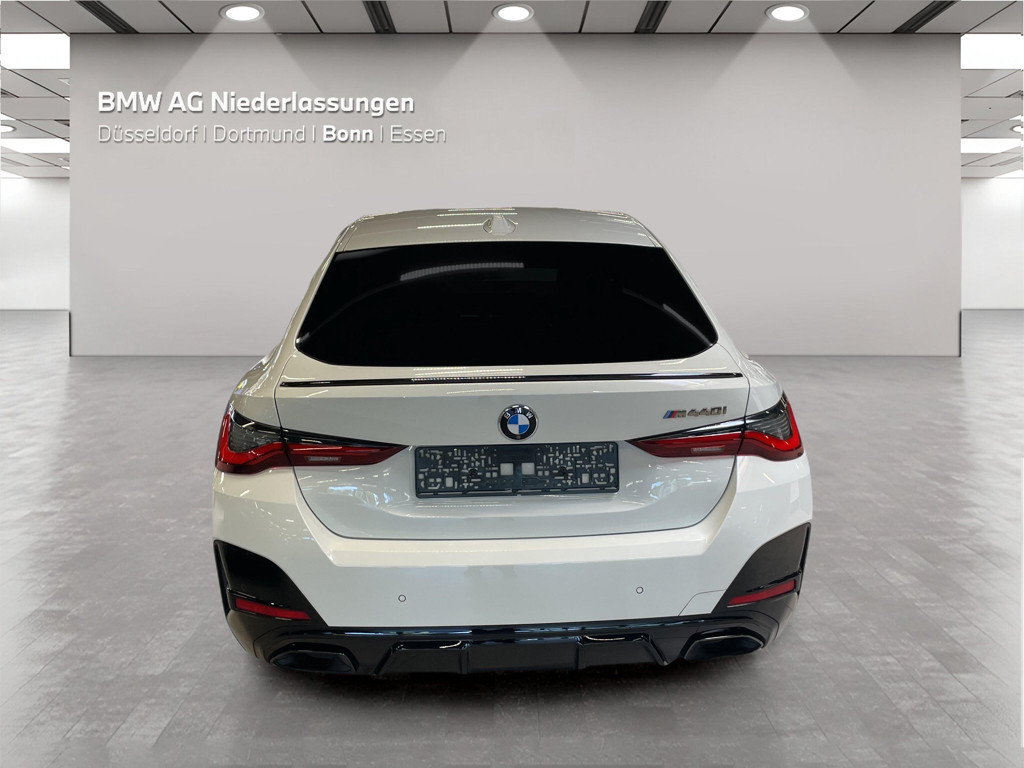 BMW M440