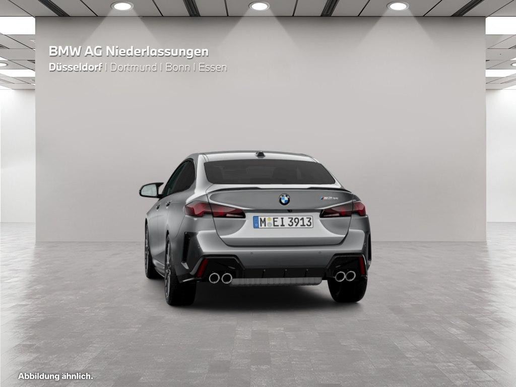 BMW M235