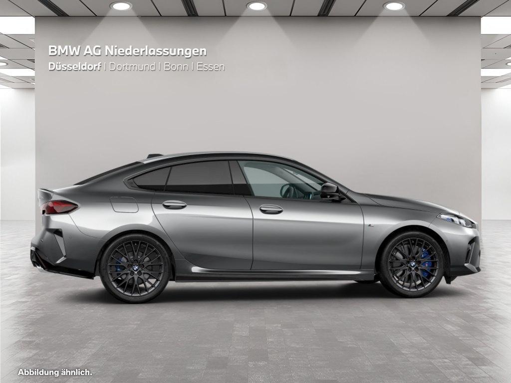 BMW M235