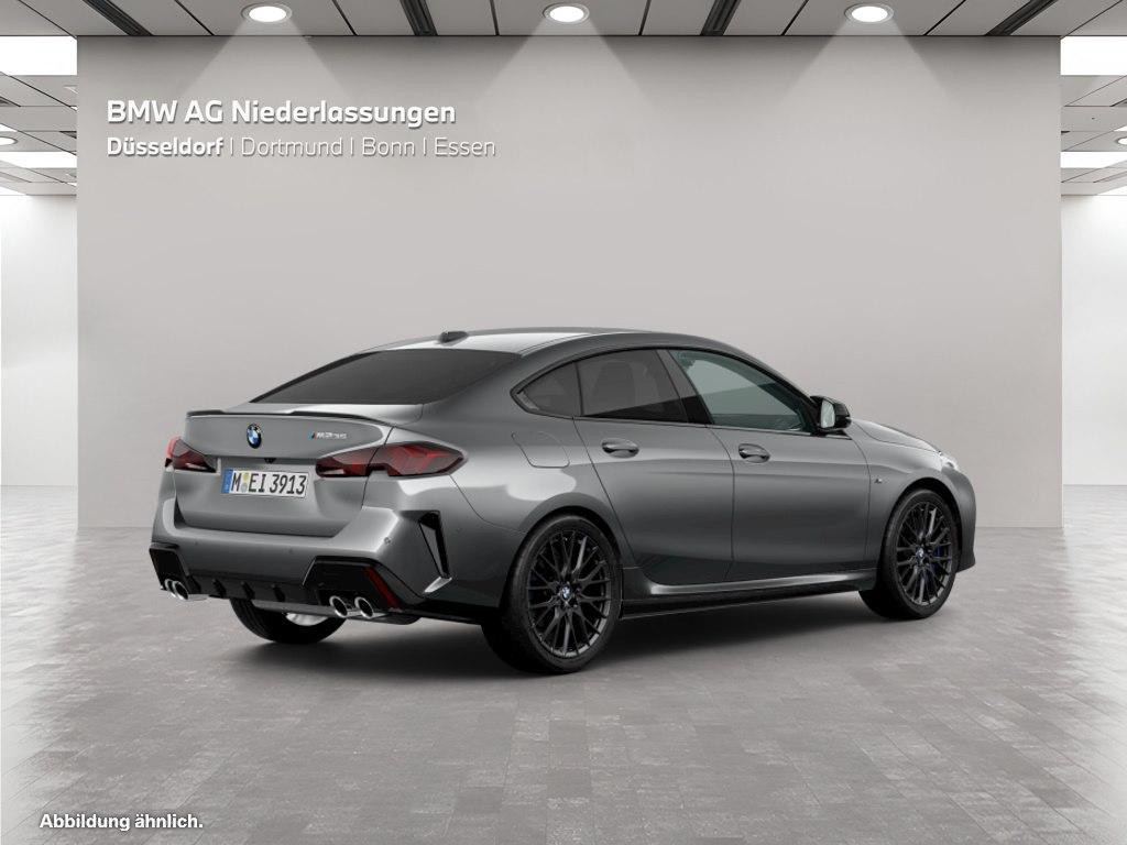BMW M235