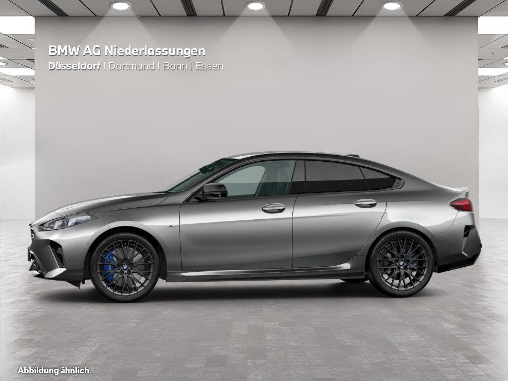 BMW M235