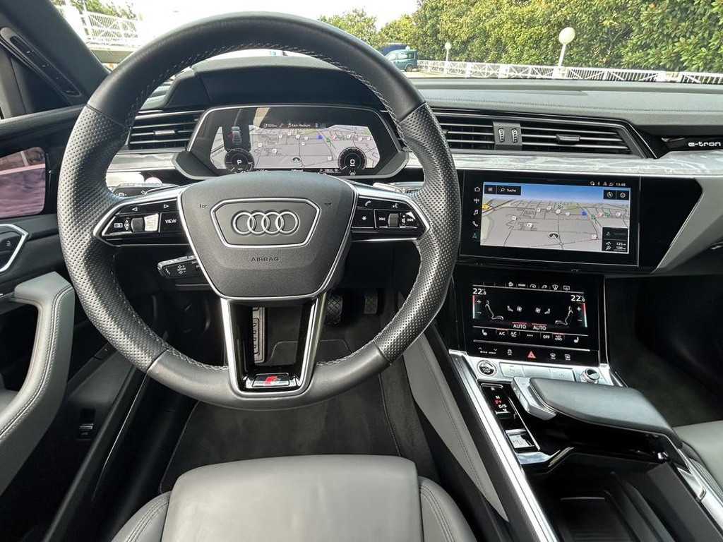 Audi e-tron