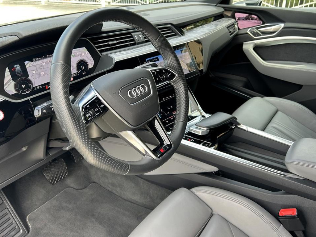 Audi e-tron