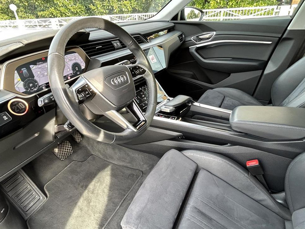 Audi e-tron