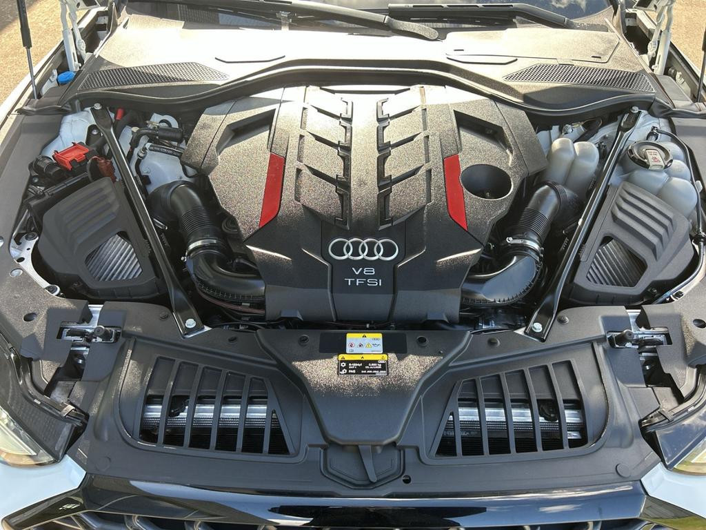 Audi S8