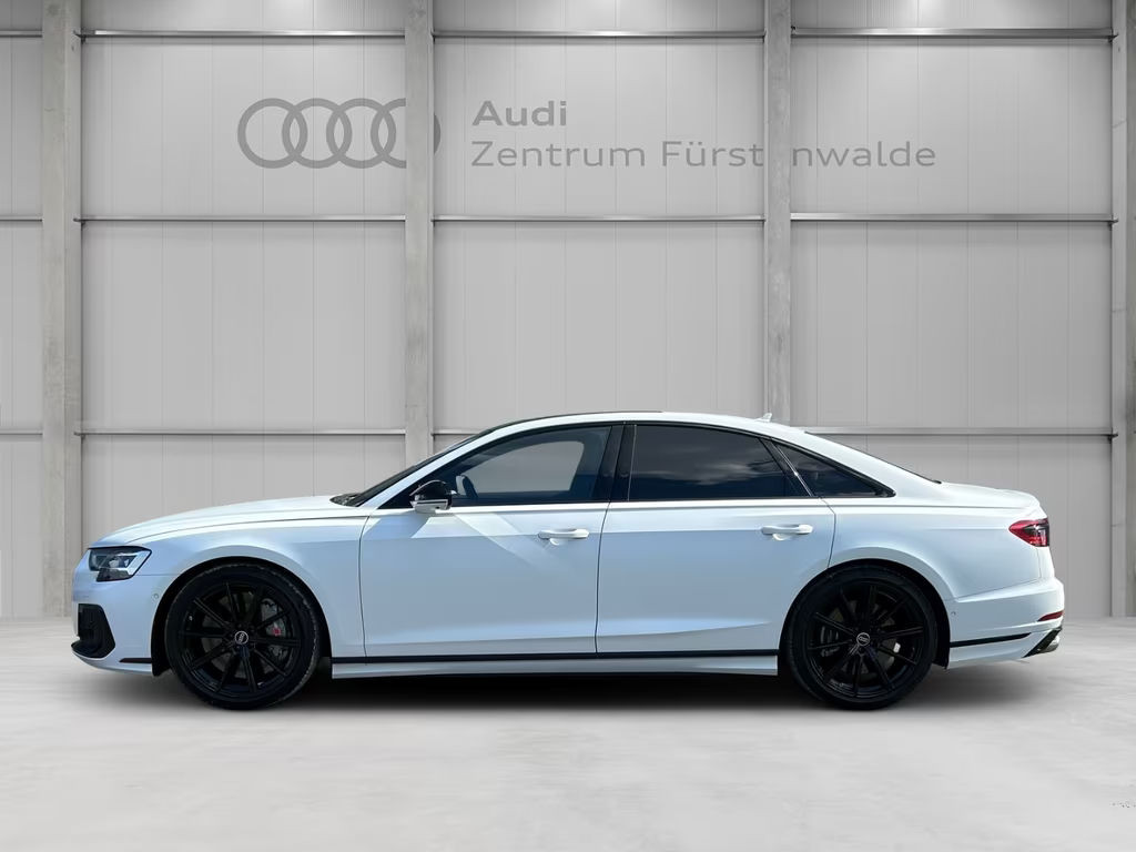 Audi S8