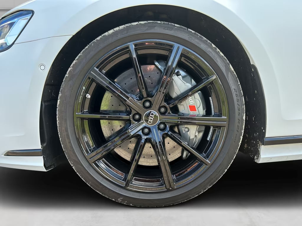 Audi S8