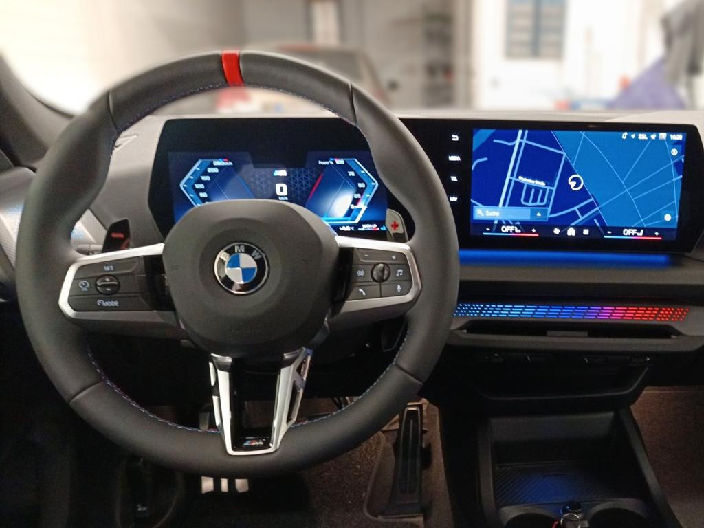 BMW M235