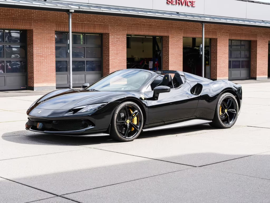 Ferrari 296 GTS *Racingsitze*Liftsystem*Carbon+LED*JBL*
