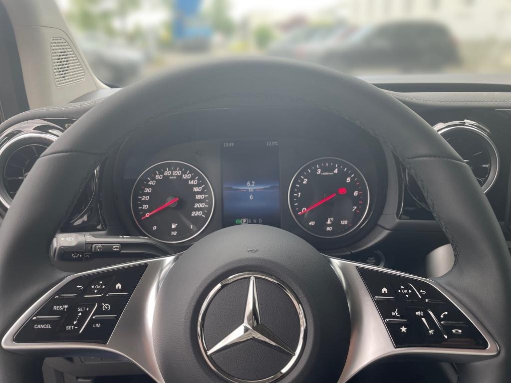 Mercedes-Benz T 180