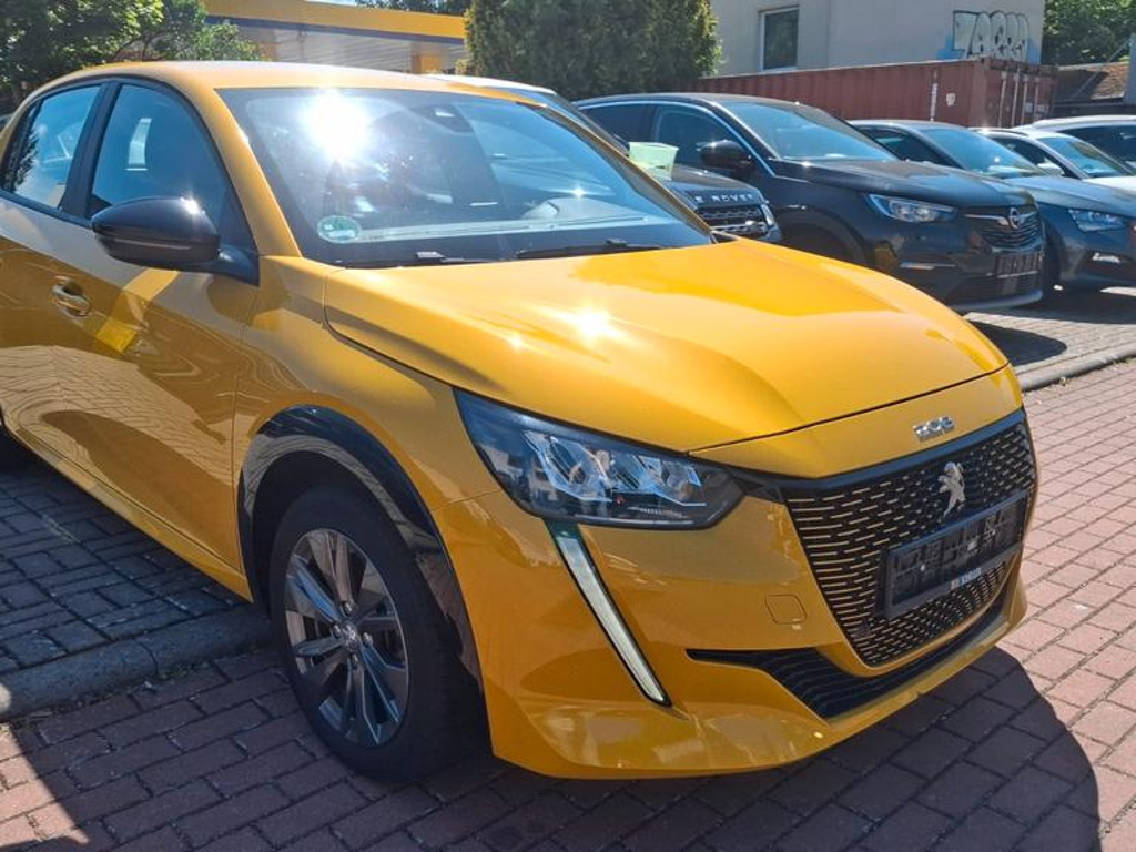 Peugeot e-208