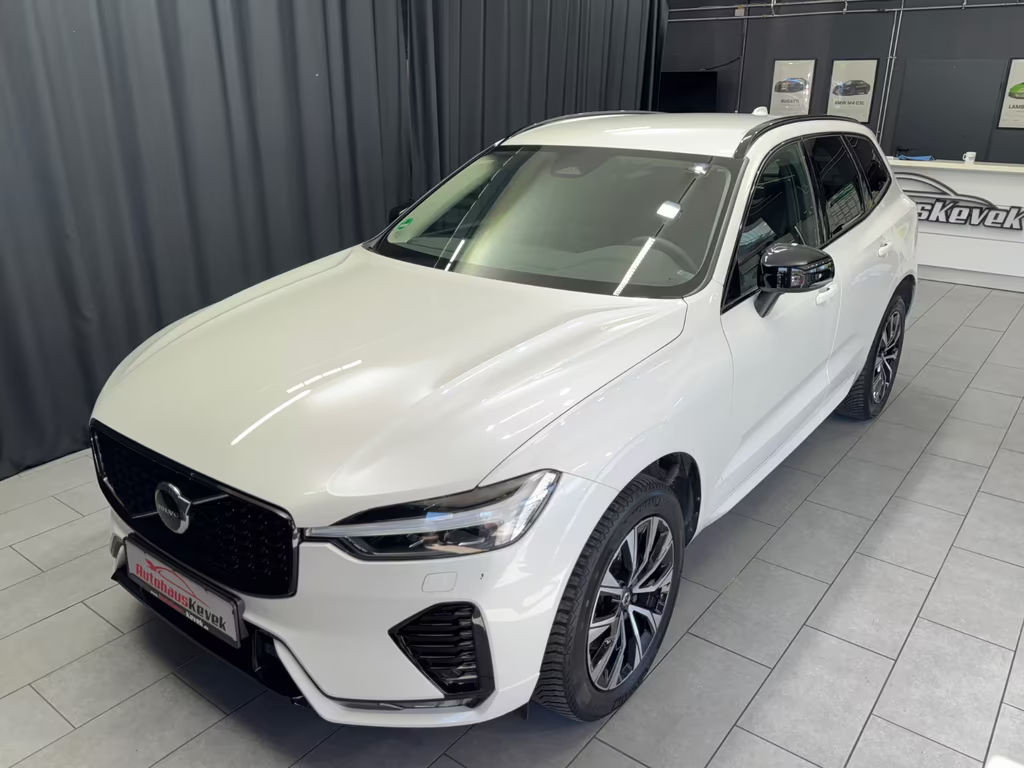 Volvo XC60 AWD Plus Dark
