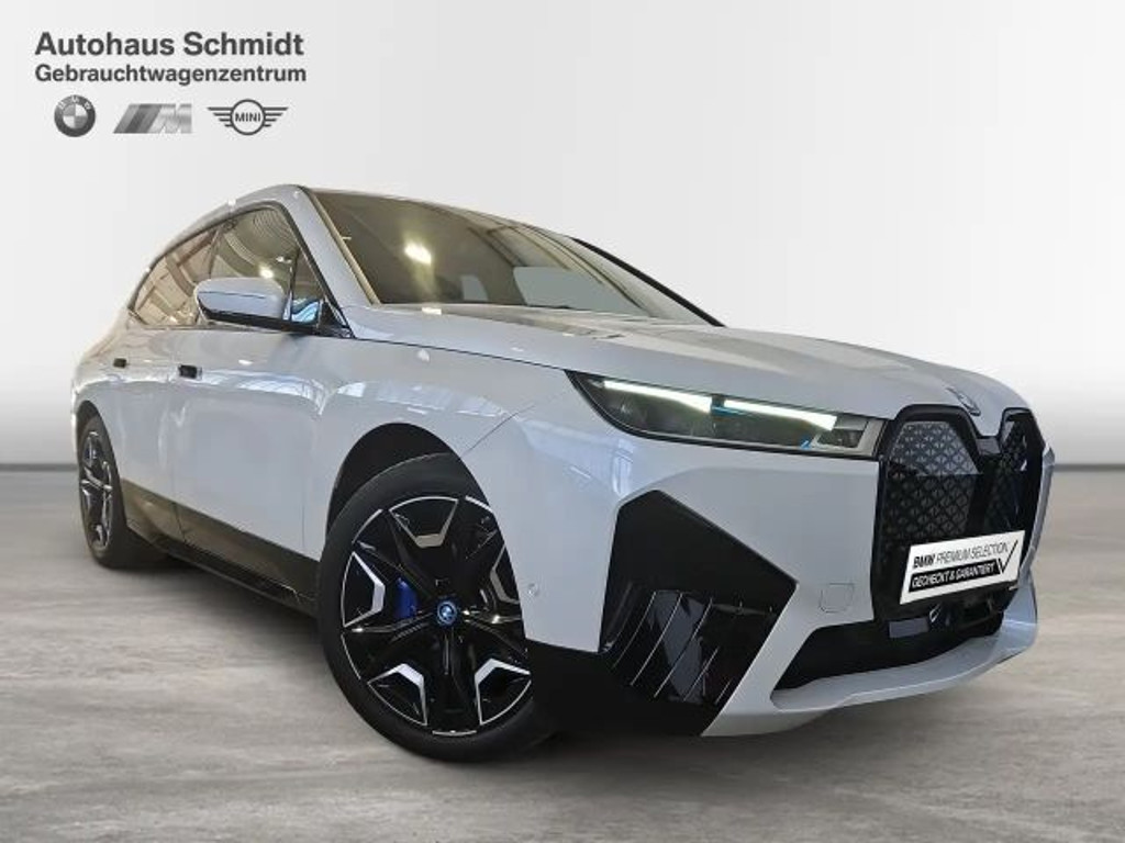 BMW iX