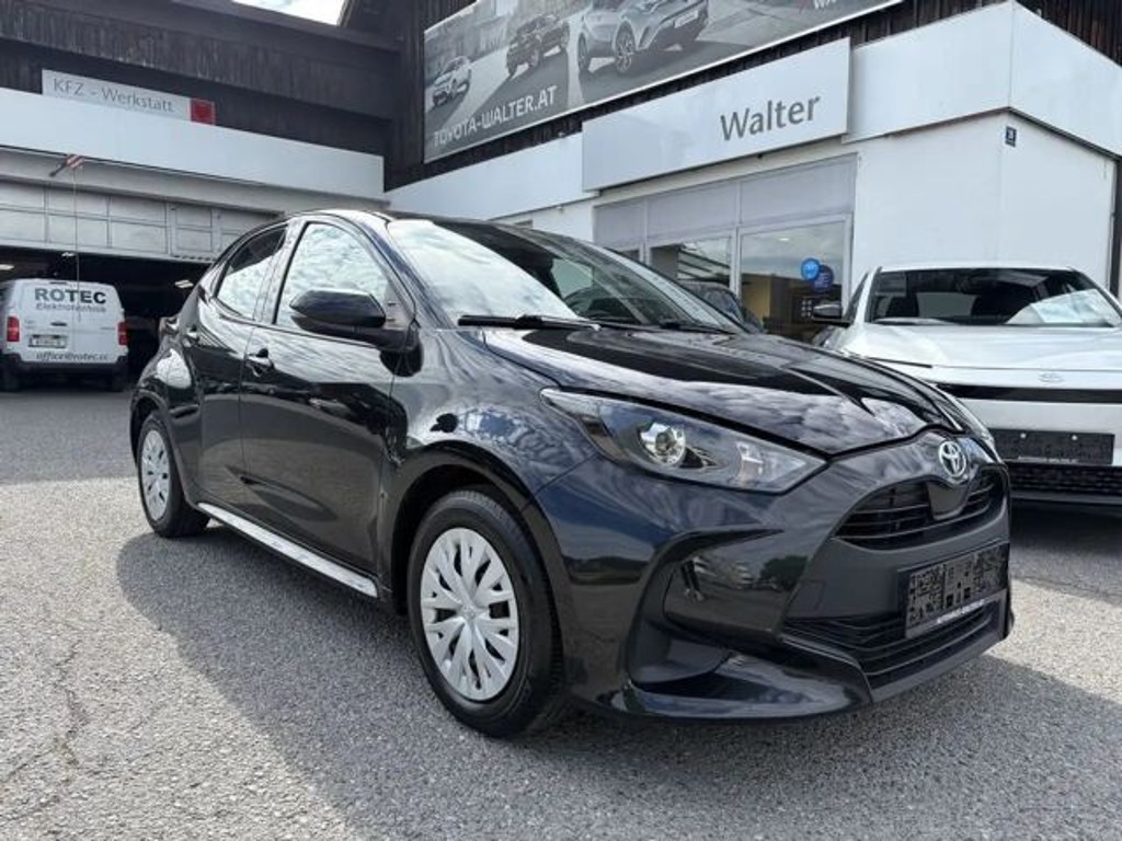 Toyota Yaris Active Hatchback VVT-i